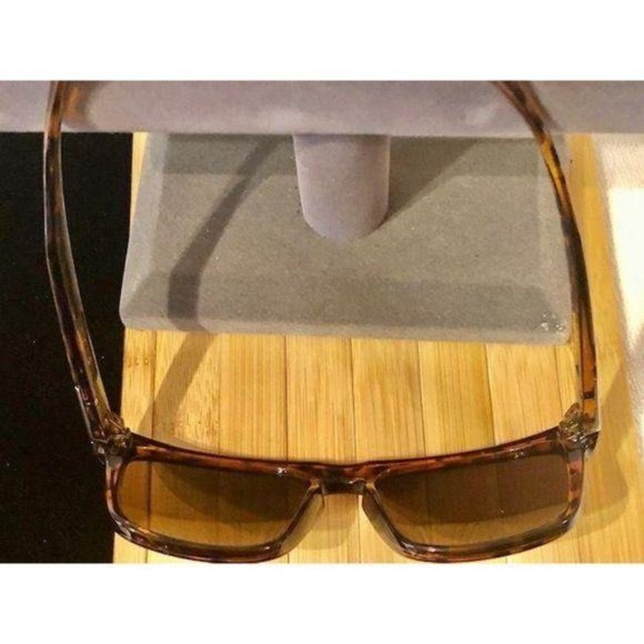 TWO New Quiksilver Sunglass Sets  PRICE FIRM - Picture 6 of 8